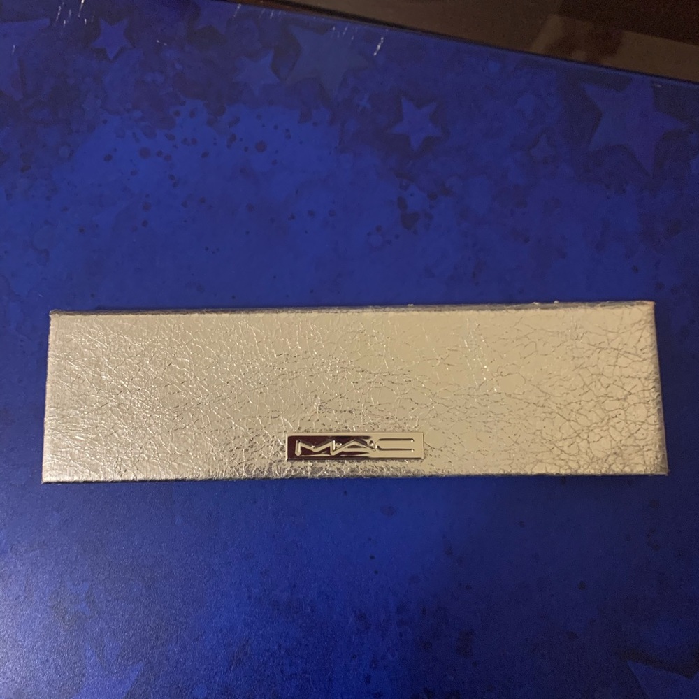 MAC Christmas edition eyeshadow palette